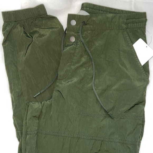 NEW! Athleta Expedition Joggers size 4 Green Olive - Picture 9 of 9